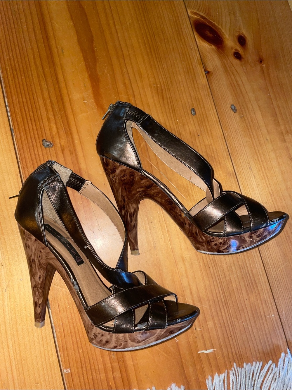 Steven By Steve Madden Black Strappy Heels with Wood-Effect Platform - Picture 3 of 8